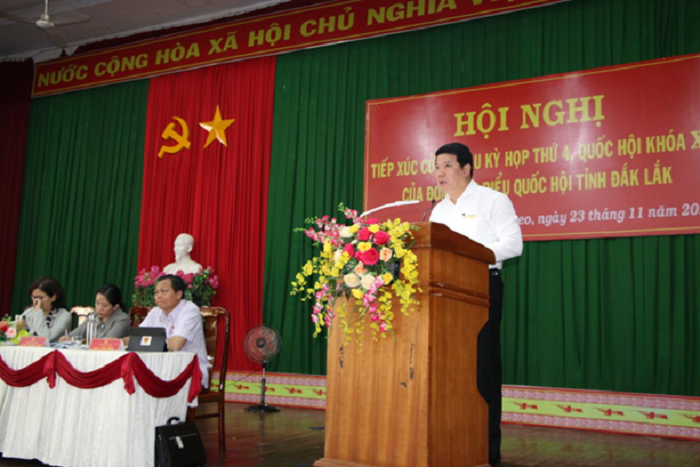 Doan dai bieu quoc họi tinh tiep xuc cu tri tại huyen Ea Hleo 5
